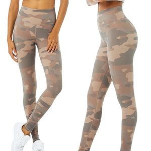 NWT ALOYOGA High-Waist Camo Vapor Legging Size Medium